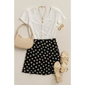 Hollister Mini Skirt | Ultra High Rise Daisy Print | Size Medium